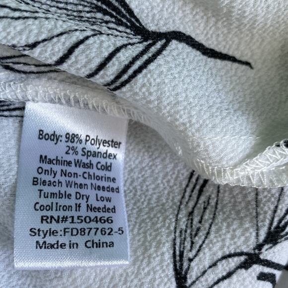 Stitch Fix Fun 2 Fun floral 3/4 sleeve blouse EUC - Picture 4 of 4